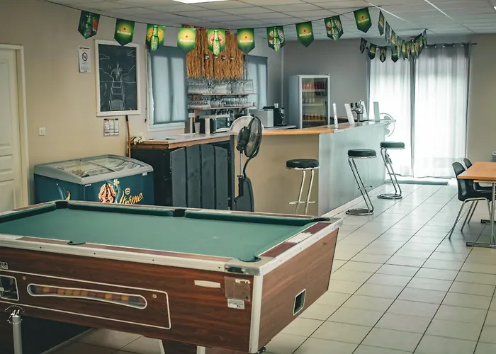 منتجع H Des Lacs 2 Pers مونكلار دو كيارْسي