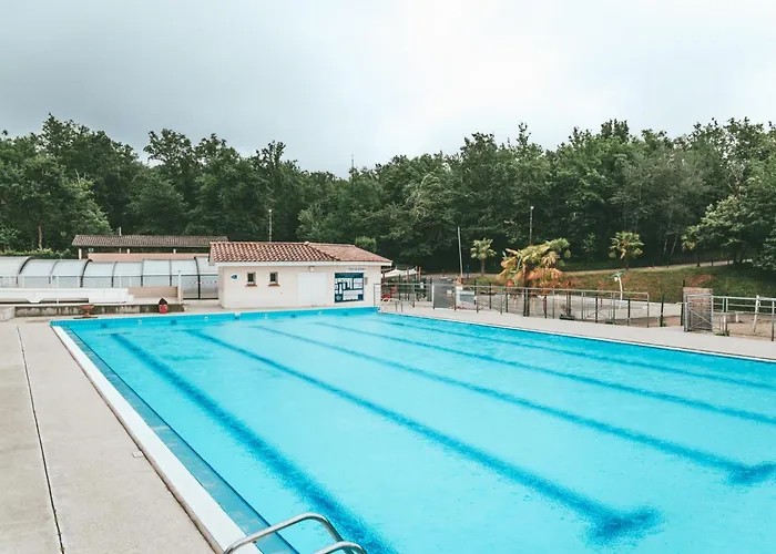 H Des Lacs 2 Pers منتجع