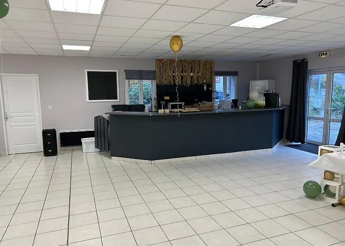 H Des Lacs 2 Pers منتجع