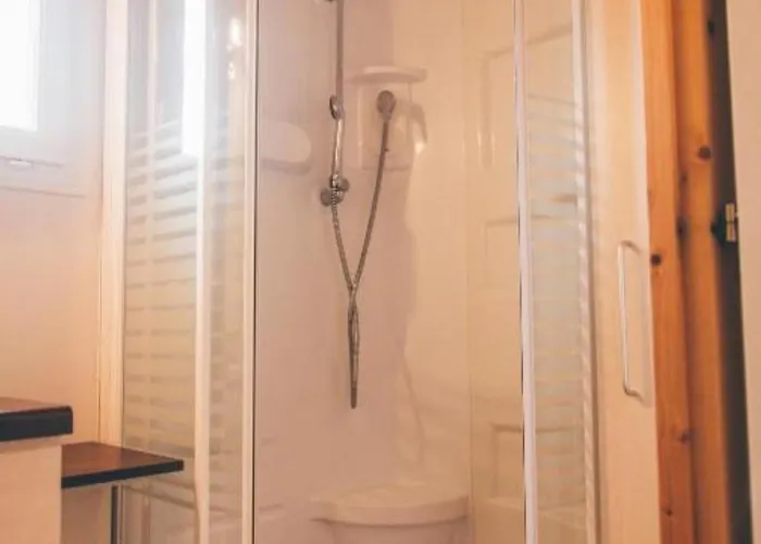 H Des Lacs 2 Pers منتجع